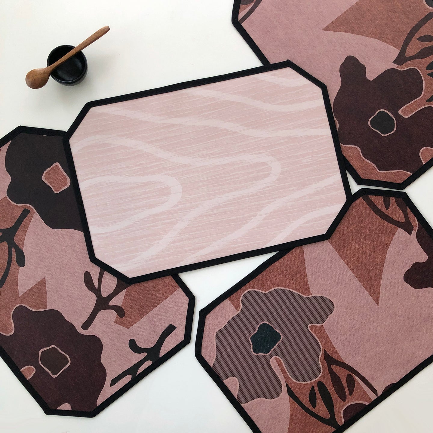 Double-Sided Placemat / Mahogany Tearose